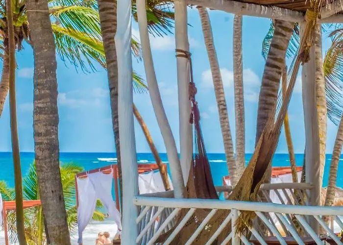 Amigos Boutique Hotel 4*