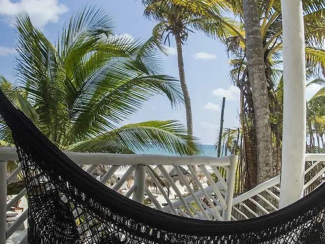 Amigos Boutique Hotel 4*